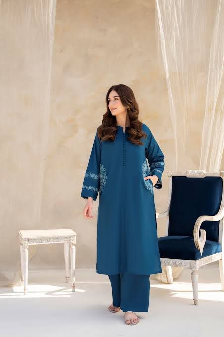 Chic Embroidery Pocket 2pc 