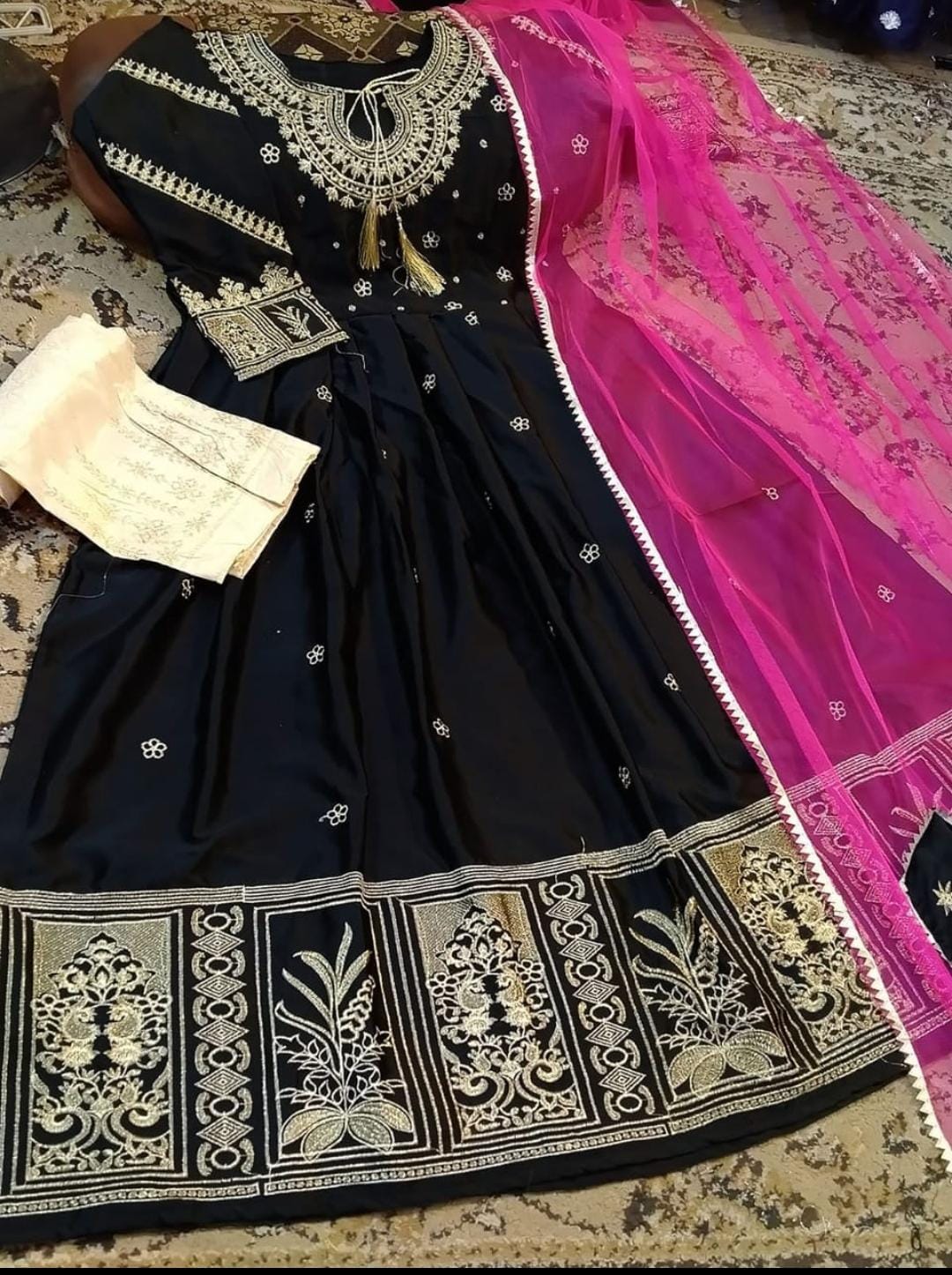 Neck,Border Heavy Embroidery With Two Colours Dupatta 3pcs